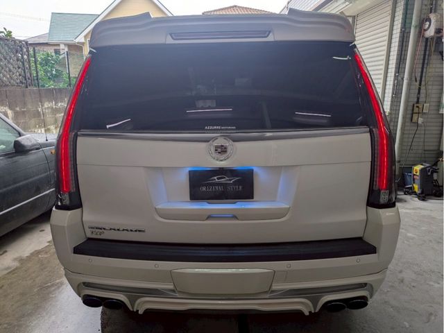CADILLAC ESCALADE