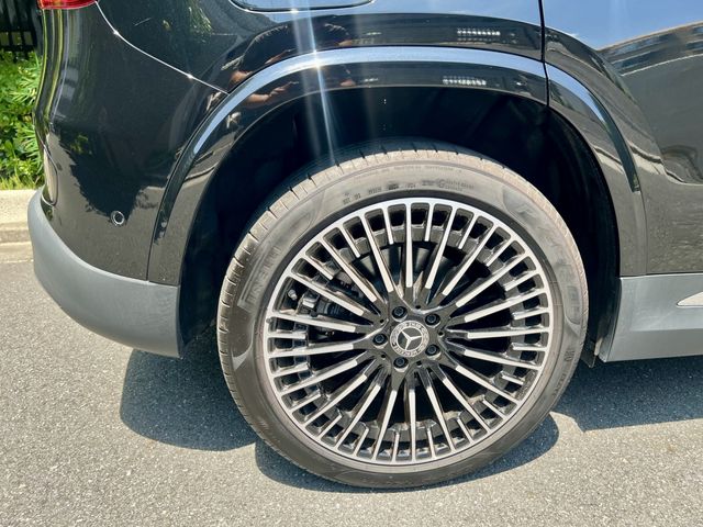 MERCEDES BENZ EQA