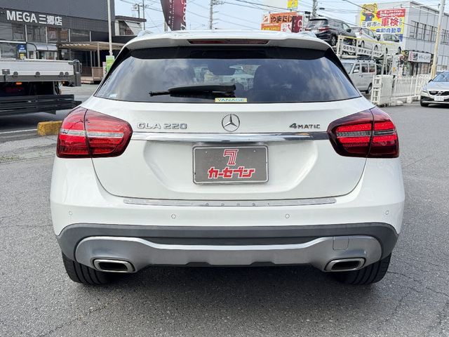 MERCEDES BENZ GLA class