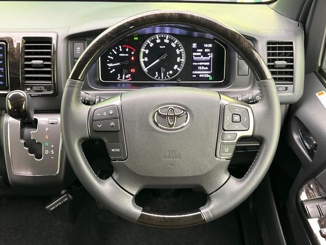HIACE van 4WD