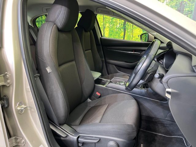 MAZDA3 SEDAN