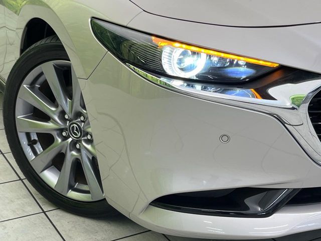 MAZDA3 SEDAN