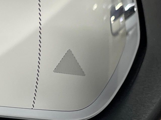 MERCEDES BENZ GLB