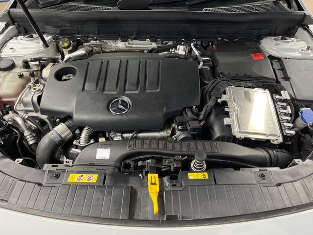 MERCEDES BENZ GLB