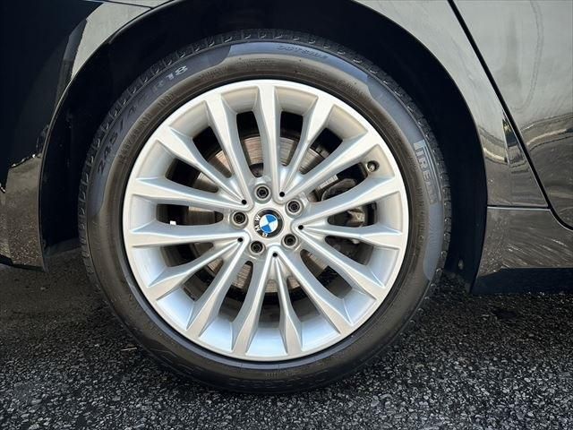 BMW 5 Series sedan