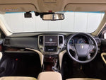 CROWN sedan hybrid