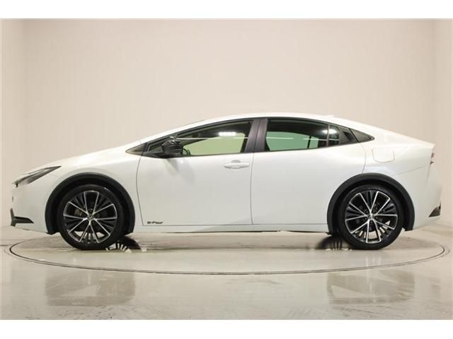 PRIUS 4WD