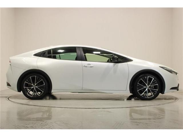 PRIUS 4WD