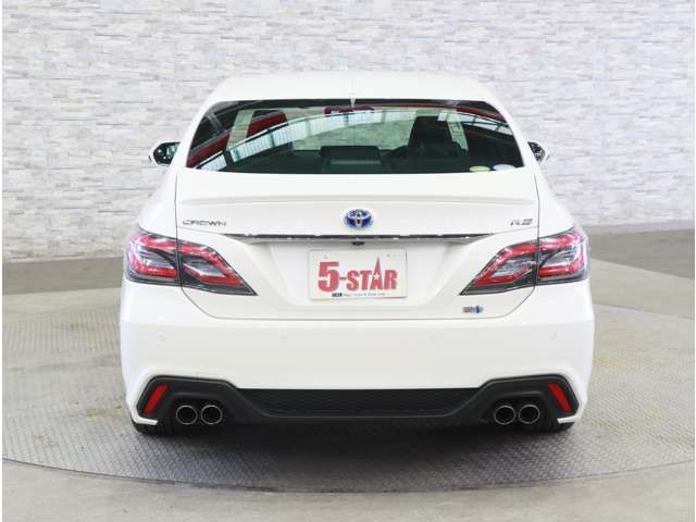 CROWN sedan hybrid