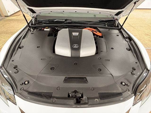 LEXUS LS500h 4WD