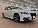 CROWN sedan hybrid