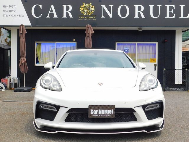 PORSCHE PANAMERA