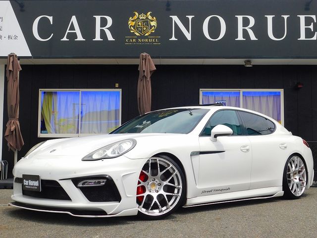 PORSCHE PANAMERA