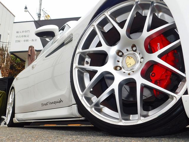 PORSCHE PANAMERA