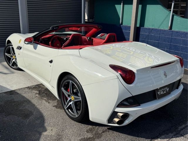 FERRARI California 30