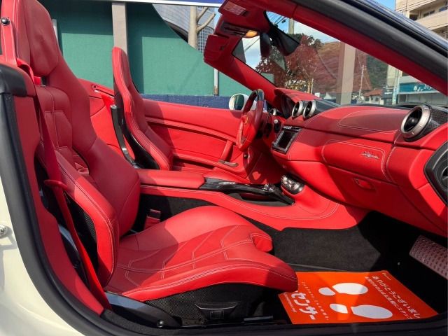 FERRARI California 30