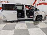 VOXY HYBRID 4WD