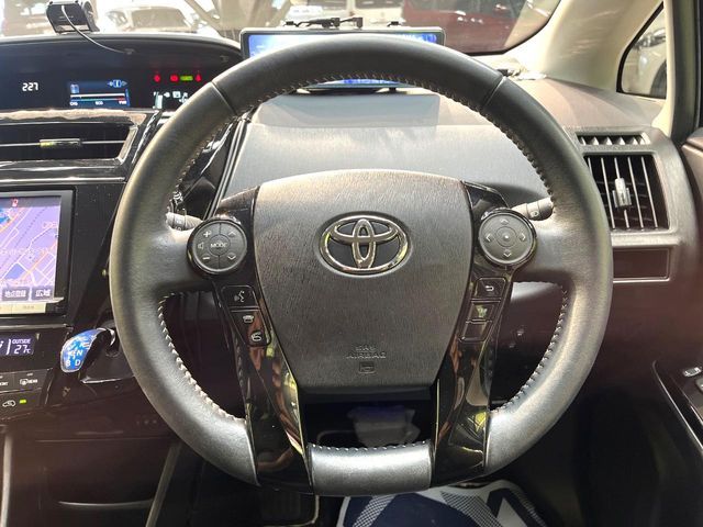 PRIUS Alpha