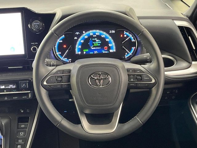 VOXY HYBRID