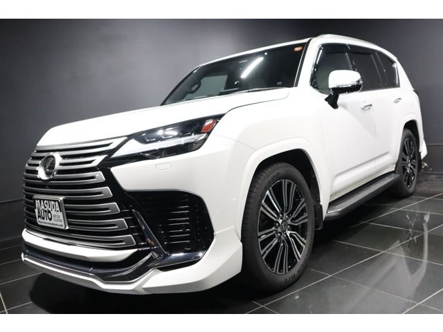 LEXUS LX600