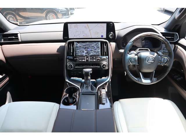 LEXUS LX600