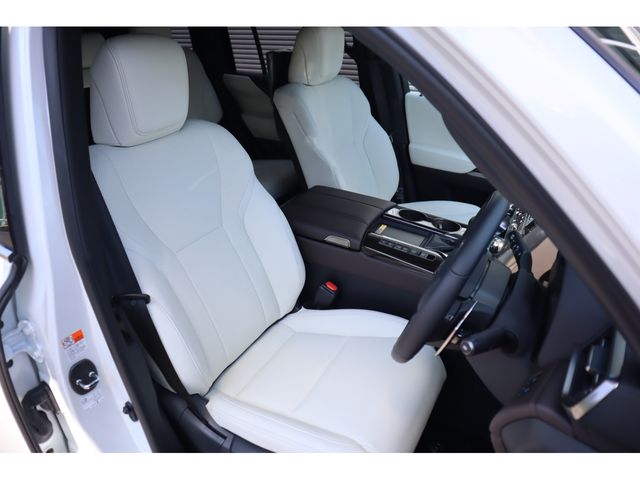 LEXUS LX600
