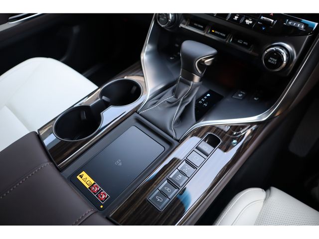 LEXUS LX600