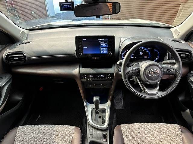 YARIS CROSS