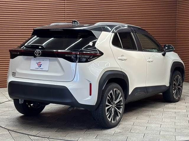 YARIS CROSS
