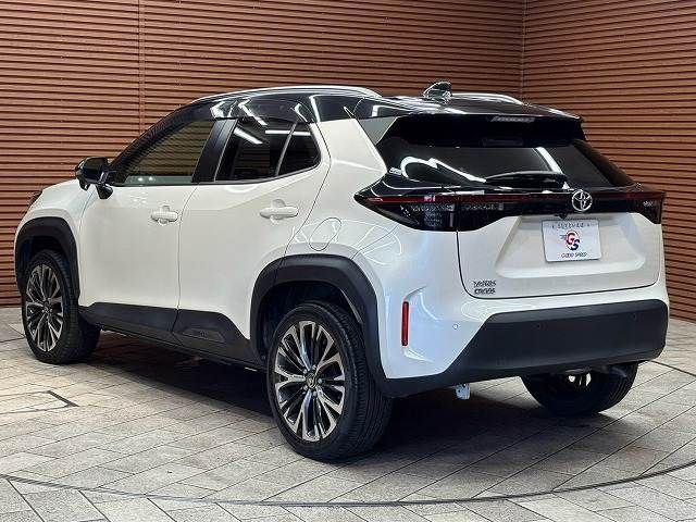YARIS CROSS