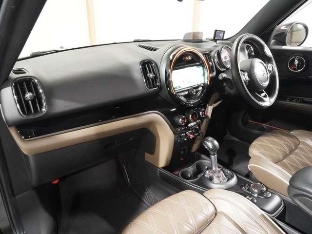 BMW MINI CROSSOVER