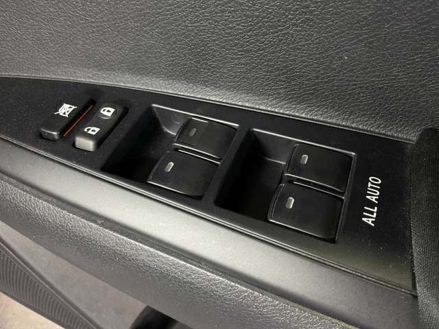 COROLLA AXIO HYBRID