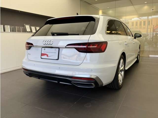 AUDI A4 AVANT