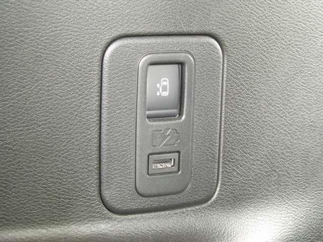SERENA  S-HYBRID 4WD