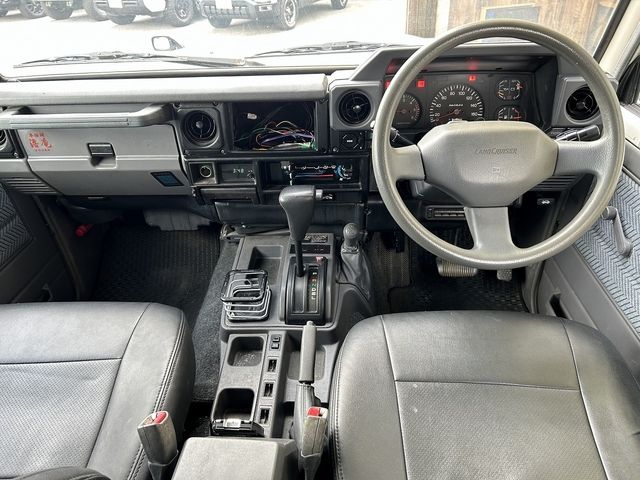 LANDCRUISER van