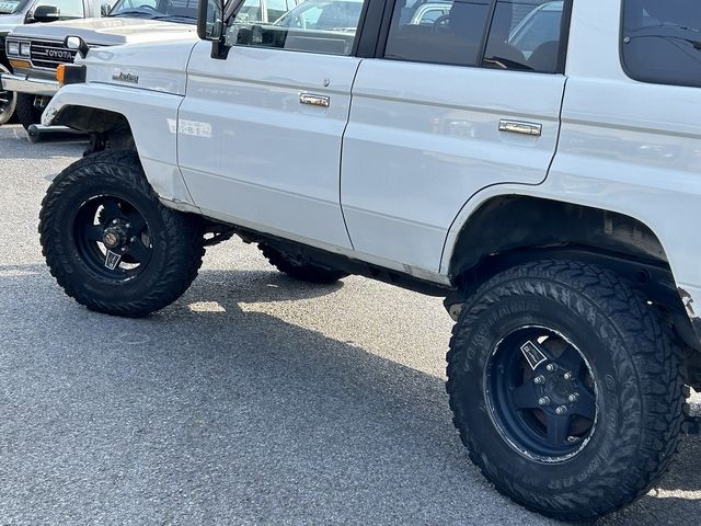 LANDCRUISER van