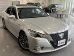 CROWN sedan hybrid