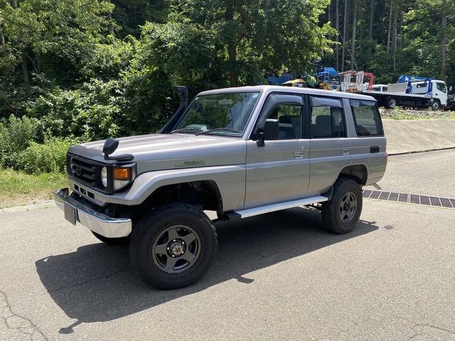 LANDCRUISER van