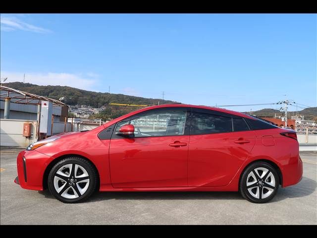 PRIUS 4WD