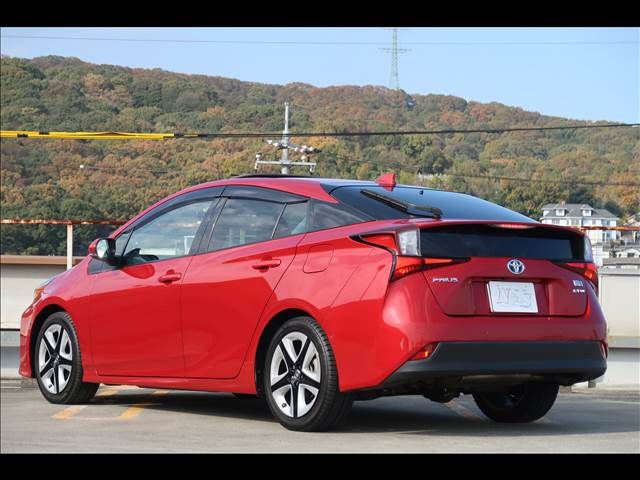PRIUS 4WD