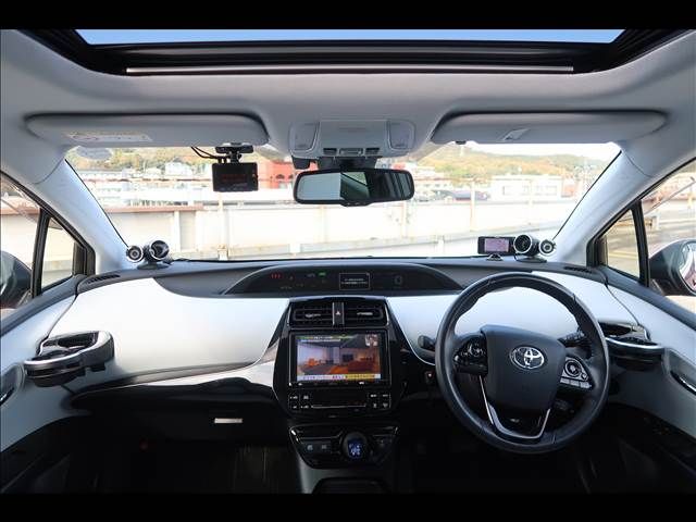 PRIUS 4WD