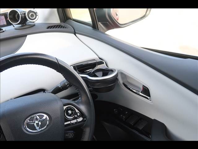 PRIUS 4WD