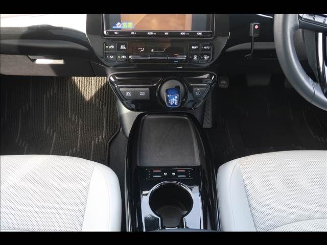 PRIUS 4WD