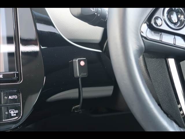 PRIUS 4WD