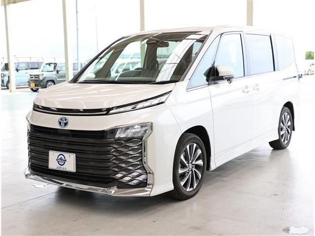 VOXY HYBRID