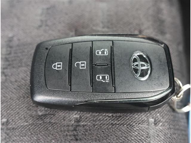VOXY HYBRID