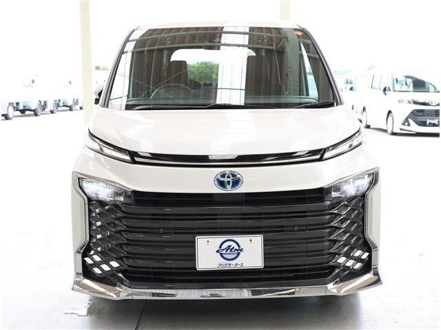 VOXY HYBRID