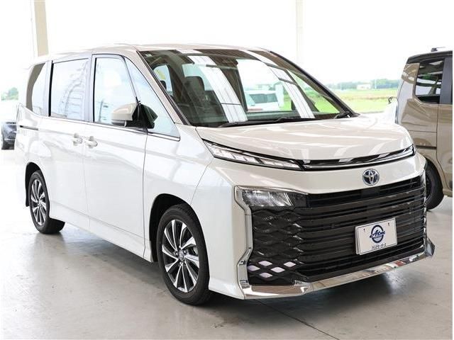 VOXY HYBRID