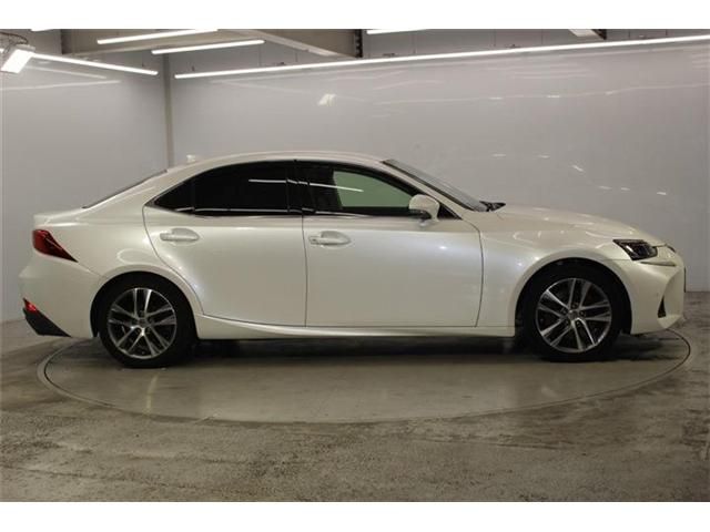 LEXUS IS200t
