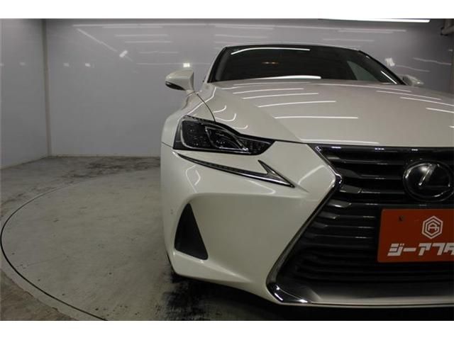 LEXUS IS200t